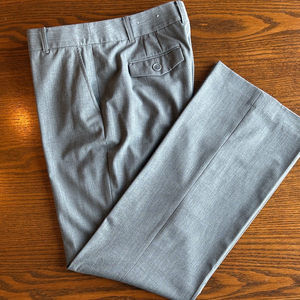 LOFT Gray Non wrinkling mid gray Women's straight leg Dress Pants EUC